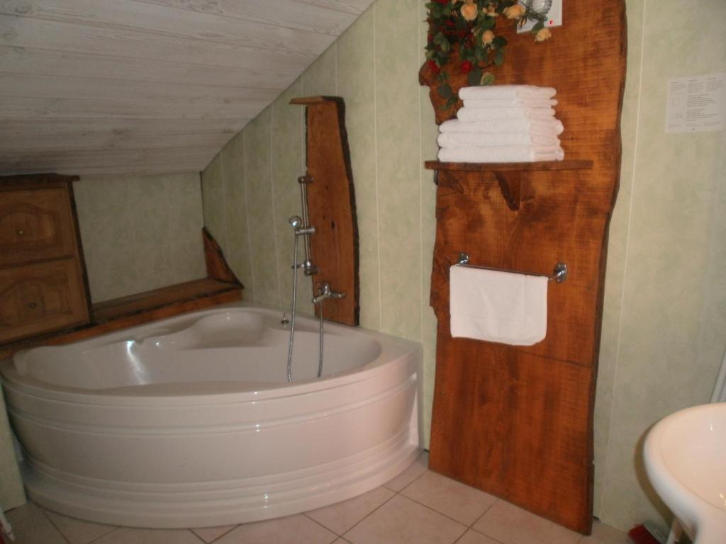 Saint-Julien-Mont-Denis Hotel Restaurant Lancheton חדר תמונה